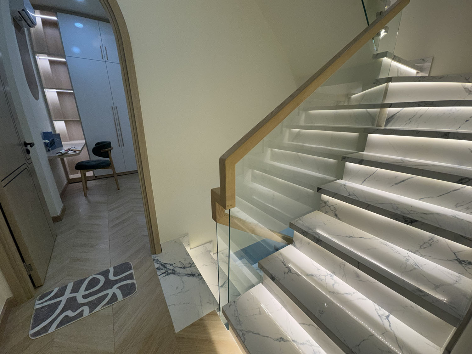 Tuyệt phẩm nhà phố 2 lầu (3,9m nở hậu 5,5m x 11m) full nội thất cao cấp khu VIP Thích Quảng Đức